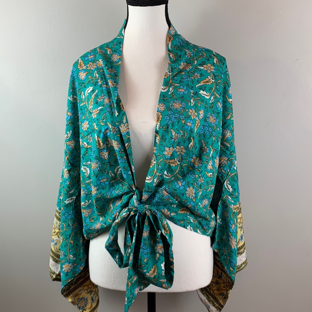 Floral Cropped Tie Front Kimono NEW! - Picture 5 of 9